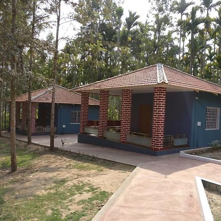 The Shades Holiday Homes Kushālnagar Eksteriør bilde