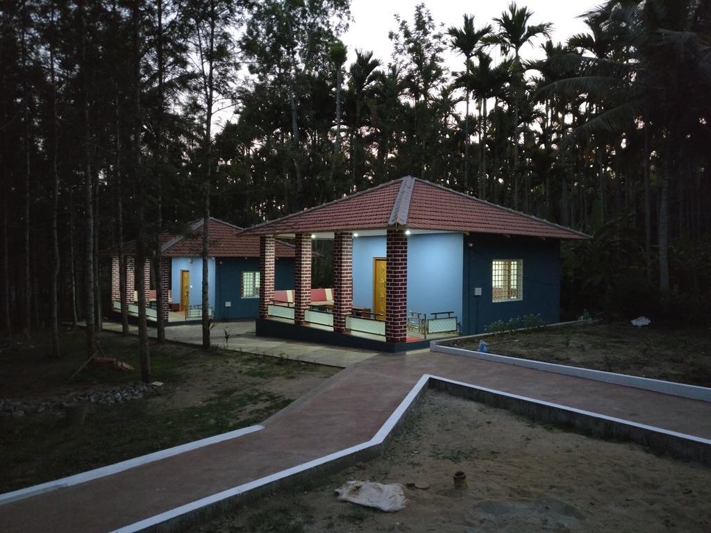 The Shades Holiday Homes Kushālnagar Eksteriør bilde